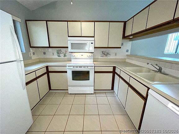 2nd image of 1644 SW Crossing Cir