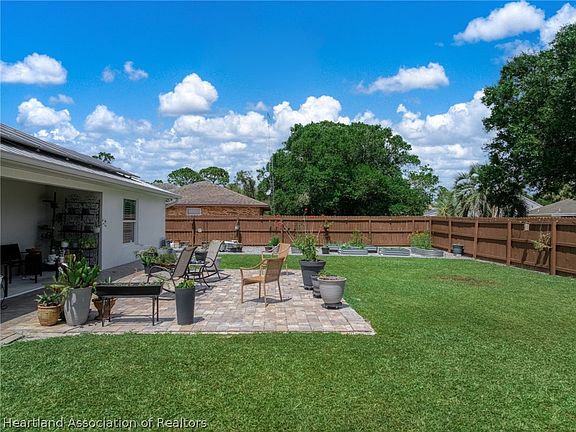 3rd image of 4020 Mandarin Rd