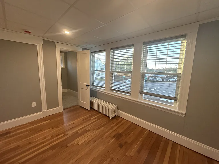 189 E Central St — Photo 5