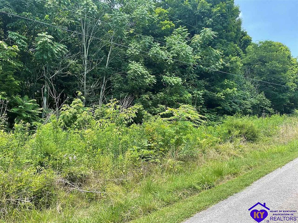 1st image of Woodland Trl