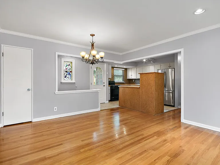 721 Montego Dr — Photo 5