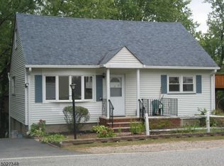 404 Riverview Dr S, Totowa, NJ 07512