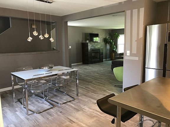 Luxury vinyl flooring 