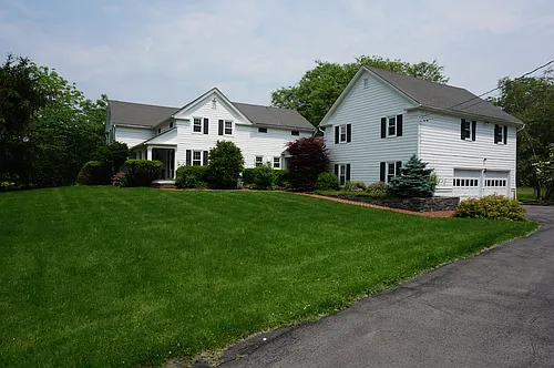 195A Hillcrest Rd Photo 1