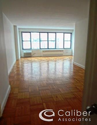 4th image of 59 4th Ave