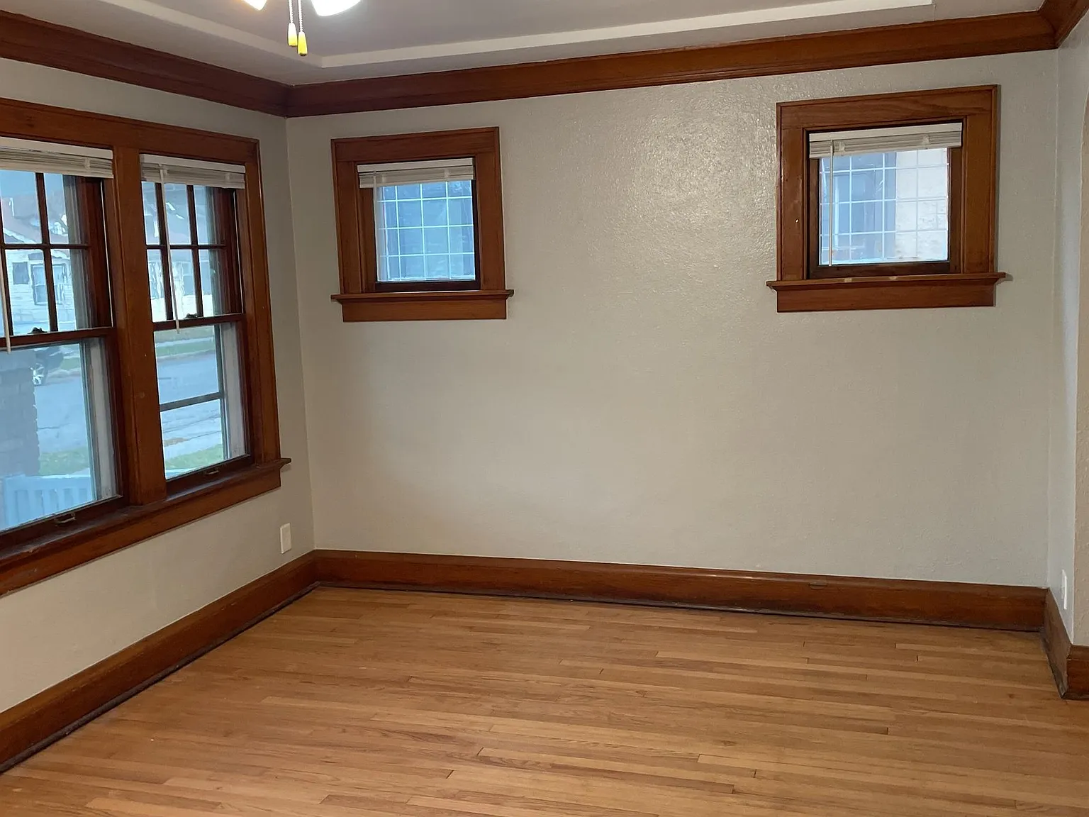 4 bed, 1.0 bath, 1287 sqft, $1,750 — Photo 4
