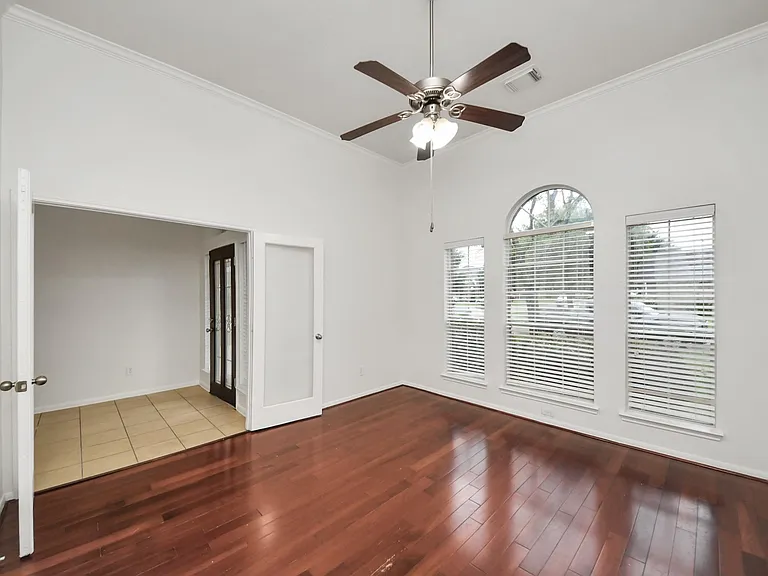 2412 Appian Way — Photo 4