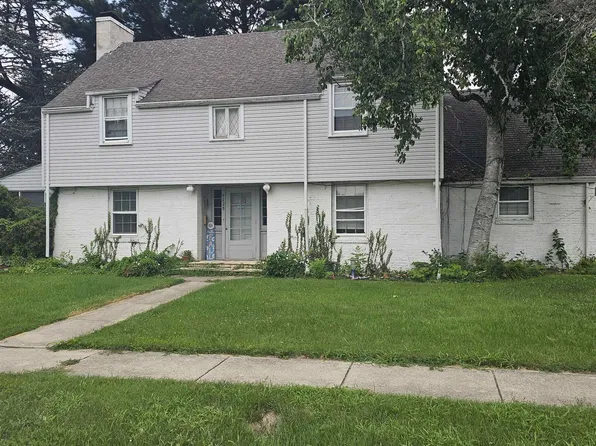 1225 Belmont Blvd, Rockford, IL 61103
