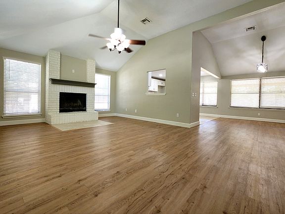 4th image of 11703 Lorene Ave