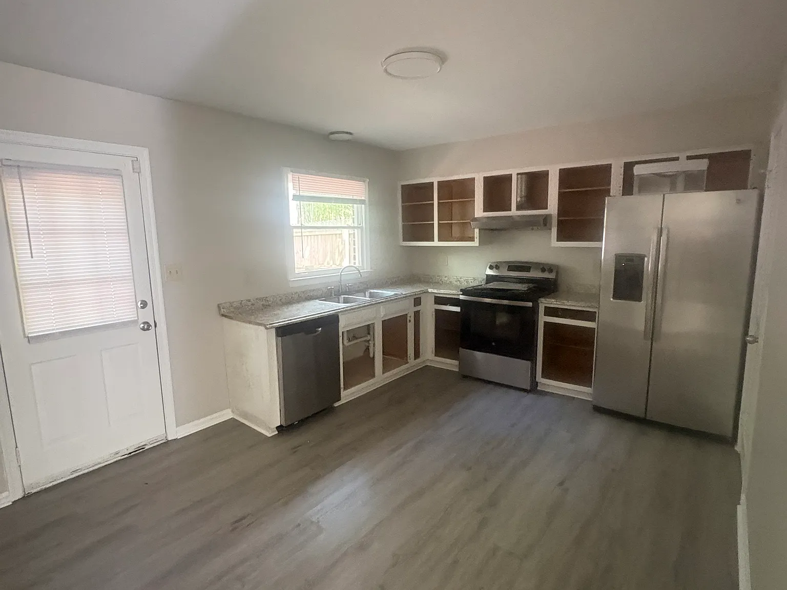 3 bed, 2.5 bath, 1386 sqft, $1,800 — Photo 1