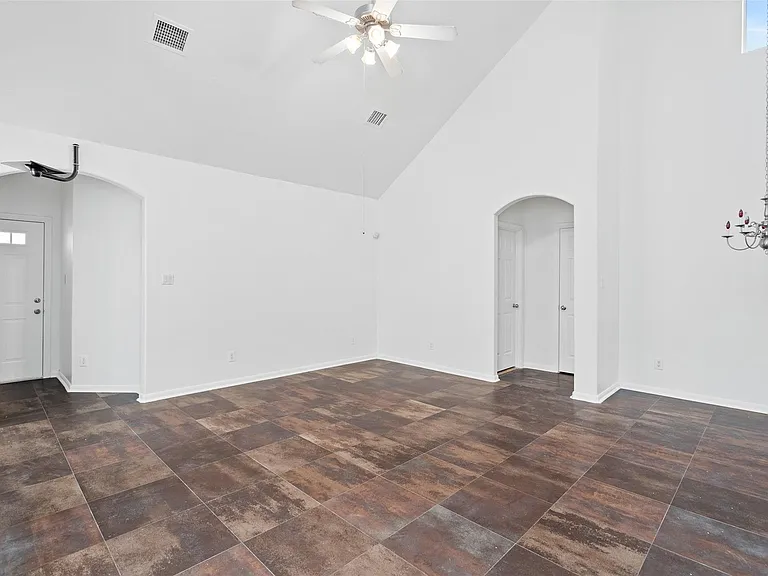 13223 Southpoint Ln — Photo 16