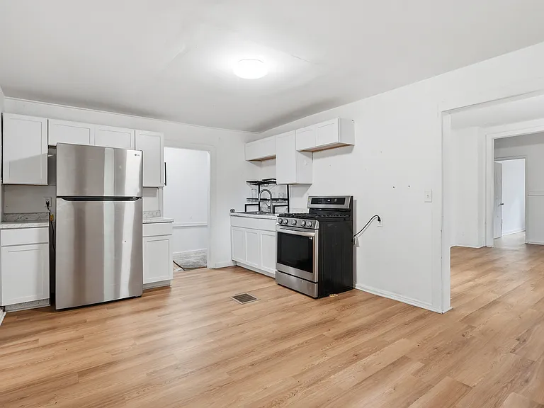 1433 Dean Ave #V1 — Photo 9