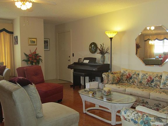 2nd image of 6 Lake Vista Trl APT 201