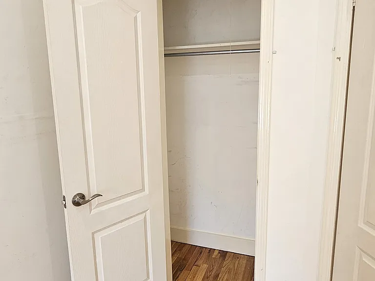 452 Linwood St #3 — Photo 4