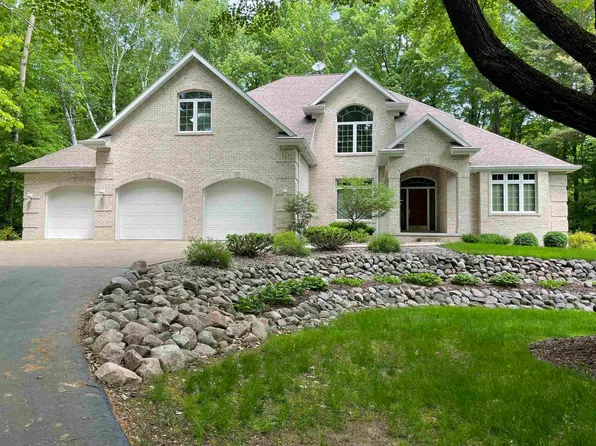 3430 Shady Ln, Suamico, WI 54313