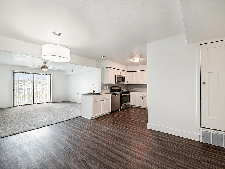 Dupont Lakes Apartments — Photo 41