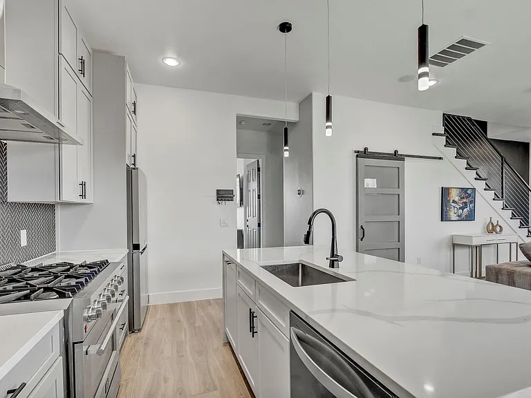4703 Louis Ave #A — Photo 13