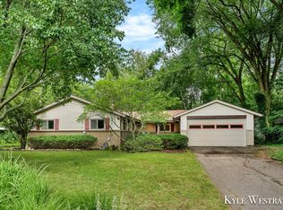 732 Hill Ave NW, Grand Rapids, MI
