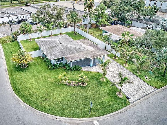 3rd image of 2425 BAYWOOD DRIVE E