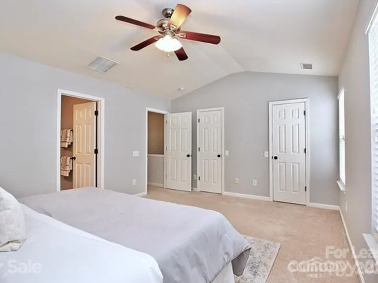 5537 Werburgh St — Photo 10