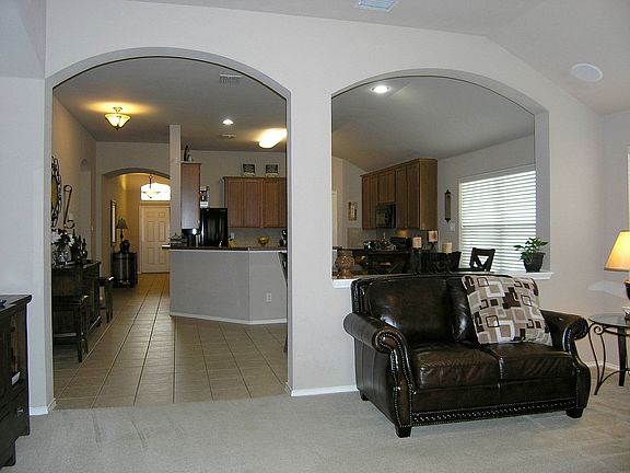 5th image of 605 Cunningham Dr