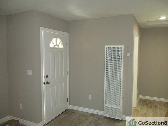 5th image of 11815 Compton Ave