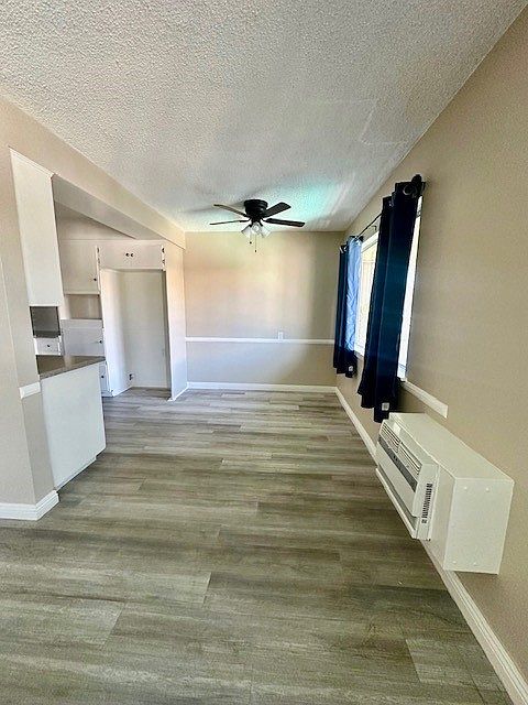 Roomy Living Room/Kitchen