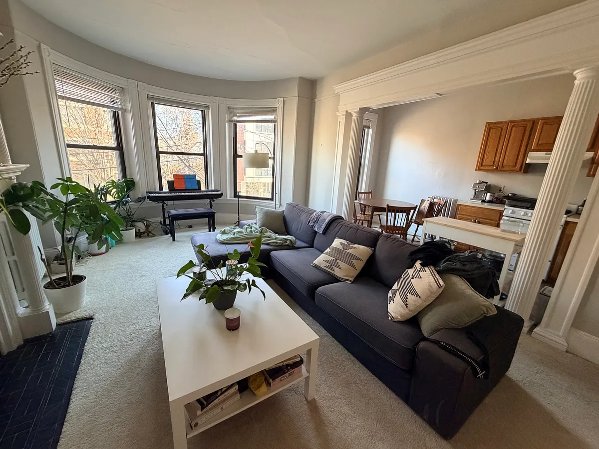 Building Photo - 29 Longwood Ave #3
