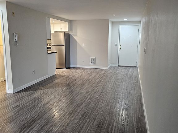 2nd image of 910 N 95th St #303