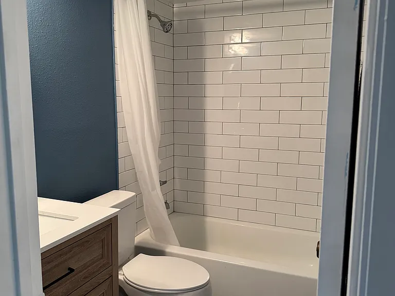 7101 Ridgewood Ave #205 — Photo 5