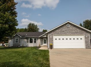 260 E Henschen St, Garner, IA 50438