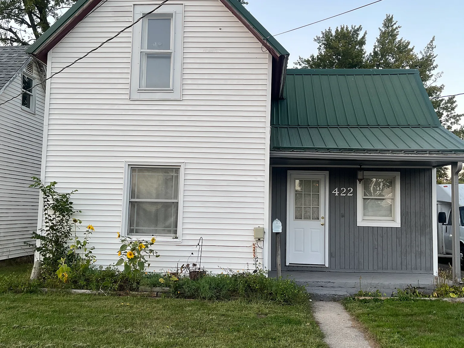 3 bed, 1256 sqft, $1,400 — Photo 1