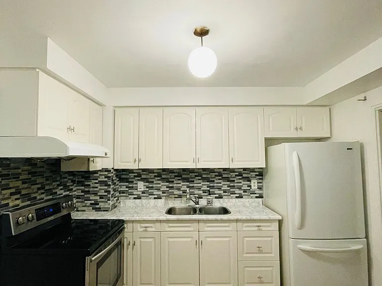 3025 Cedarglen Gate #64 — Photo 6