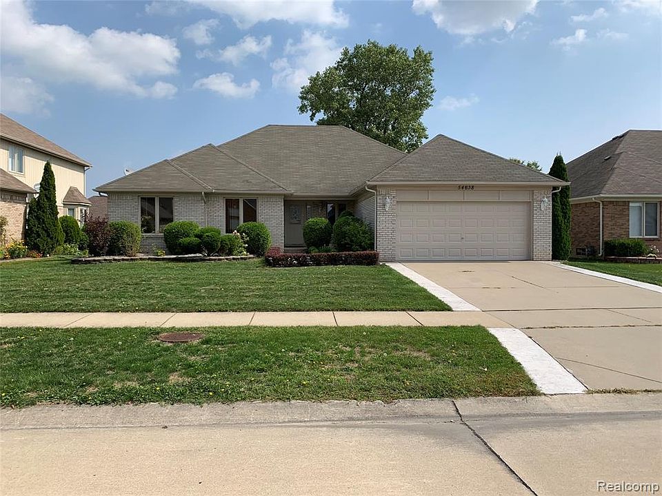 1st image of 54638 Petunia Dr