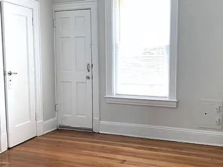 1589 Fairfield Ave #15 — Photo 2