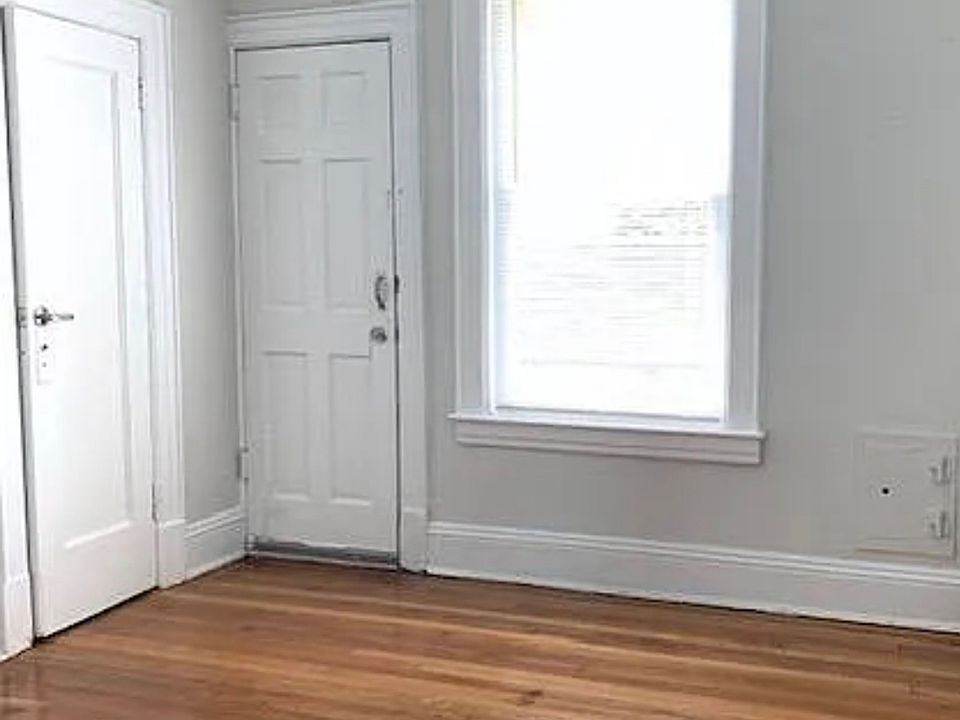 2nd image of 1589 Fairfield Ave APT 15