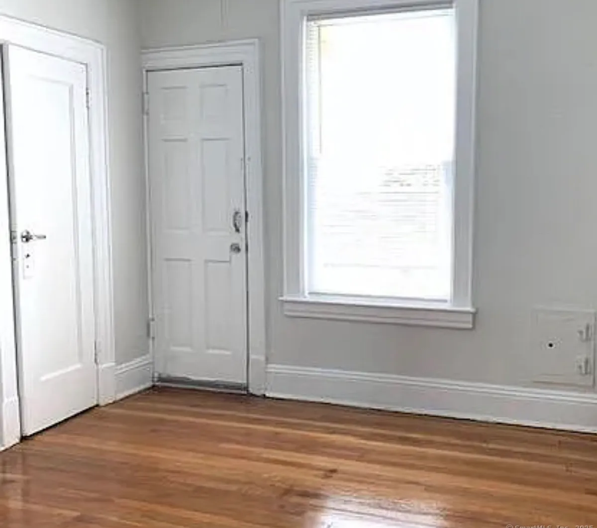 Building Photo - 1589 Fairfield Ave #15