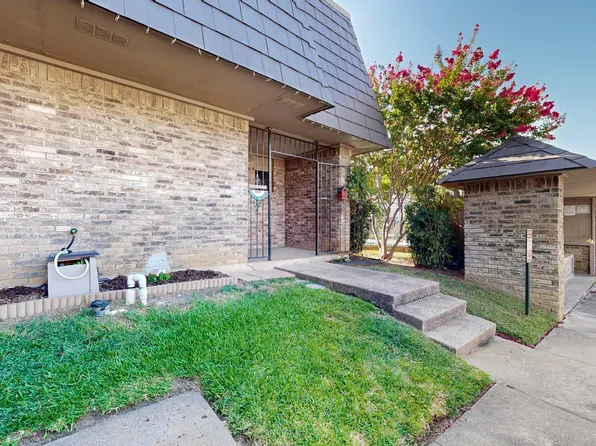 207 E Harwood Rd APT 13, Euless, TX 76039