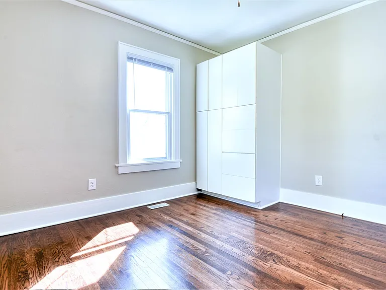 2307 S 8th St — Photo 15