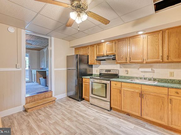 5th image of 242 N 3rd St