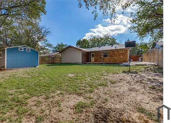 560 NW Douglas St — Photo 21