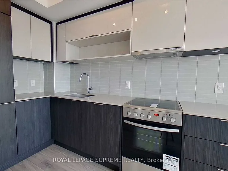 159 Wellesley St E #1507 — Photo 3