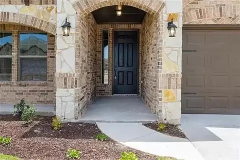 3 bed, 1606 sqft, $2,100 — Photo 3