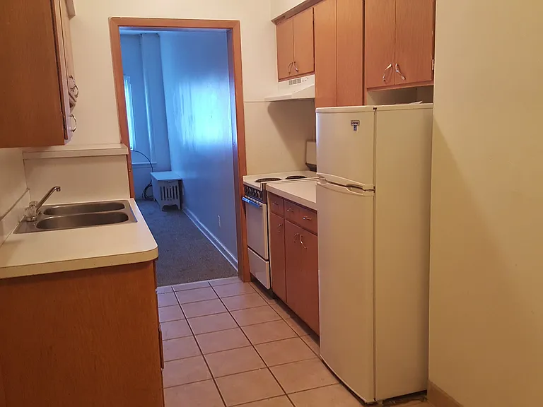 616 Front St — Photo 2