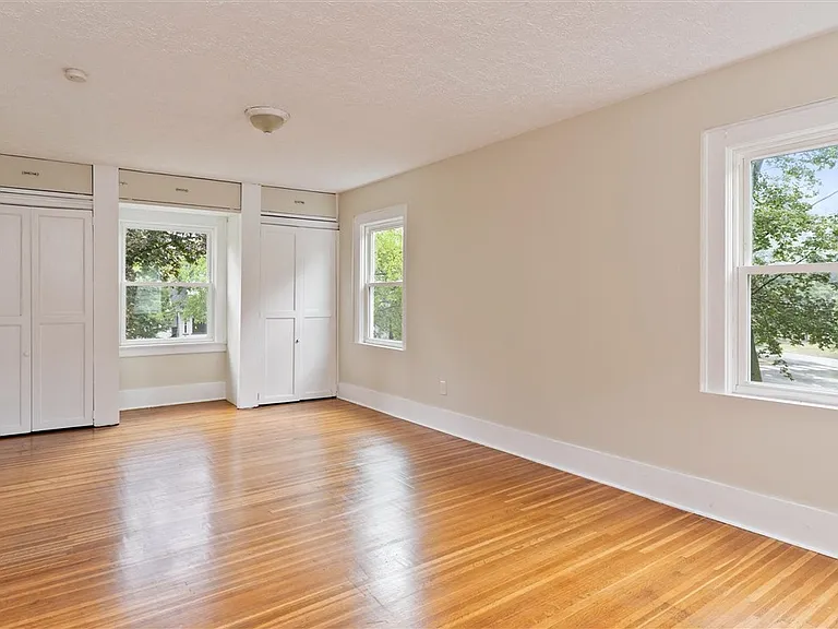 19 Genesee Park Blvd — Photo 38