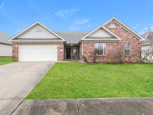 1717 White Oak Ln, Benton, AR 72019