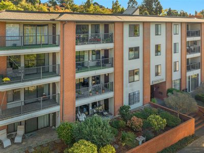2858 32nd Avenue W #202, Seattle, WA, 98199