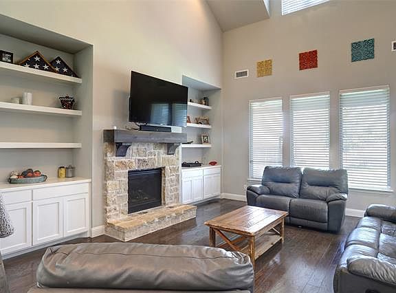 5th image of 7409 E Fork Ln