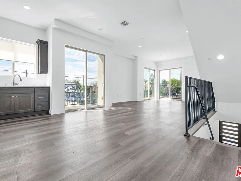 6006 N Klump Ave #1 — Photo 5