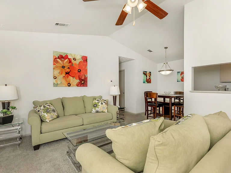 Beeville Station Apartments — Photo 16